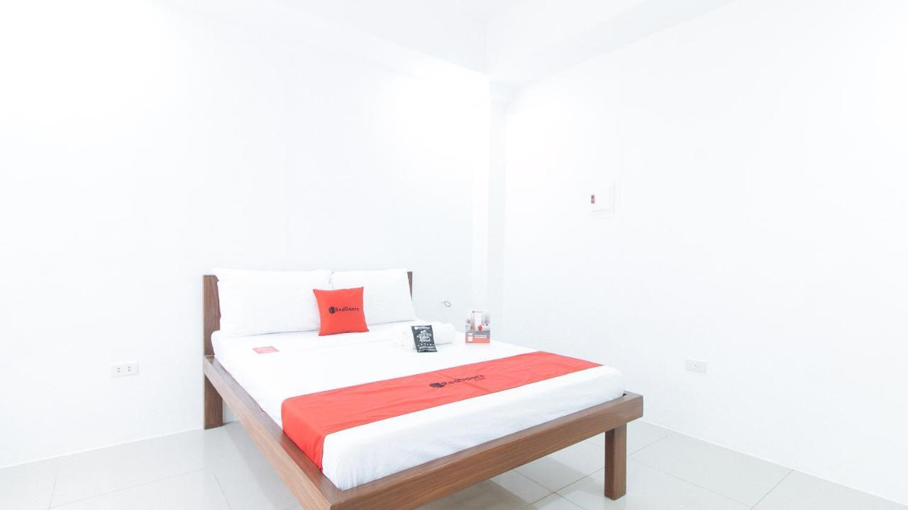 RedDoorz Plus @ d'Builders Poblacion - BGC Taguig Buitenkant foto