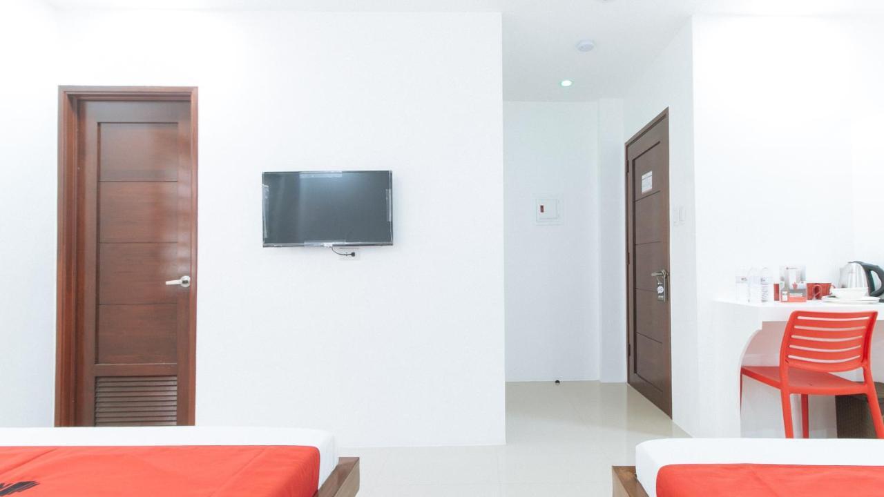 RedDoorz Plus @ d'Builders Poblacion - BGC Taguig Buitenkant foto