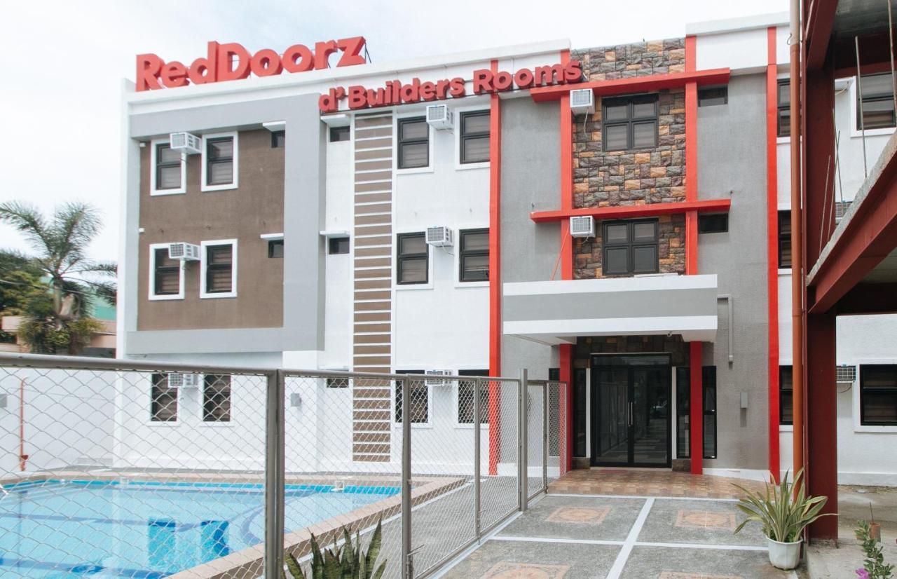 RedDoorz Plus @ d'Builders Poblacion - BGC Taguig Buitenkant foto