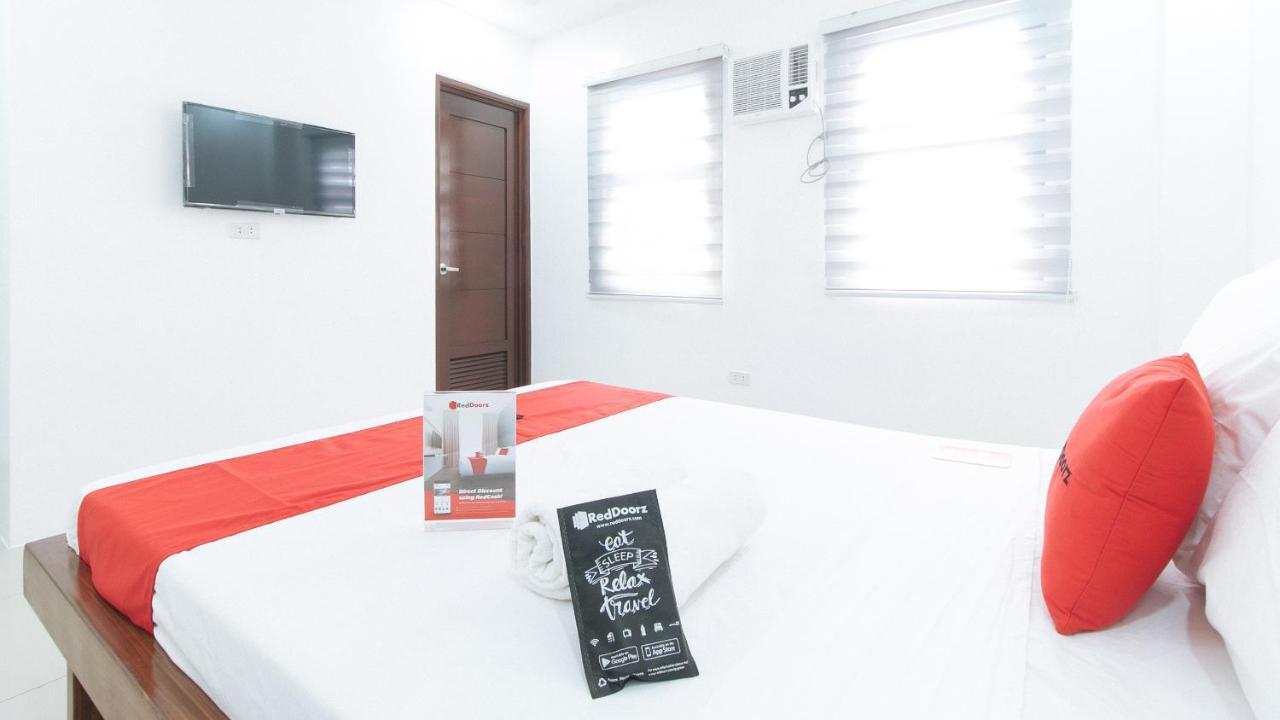 RedDoorz Plus @ d'Builders Poblacion - BGC Taguig Buitenkant foto